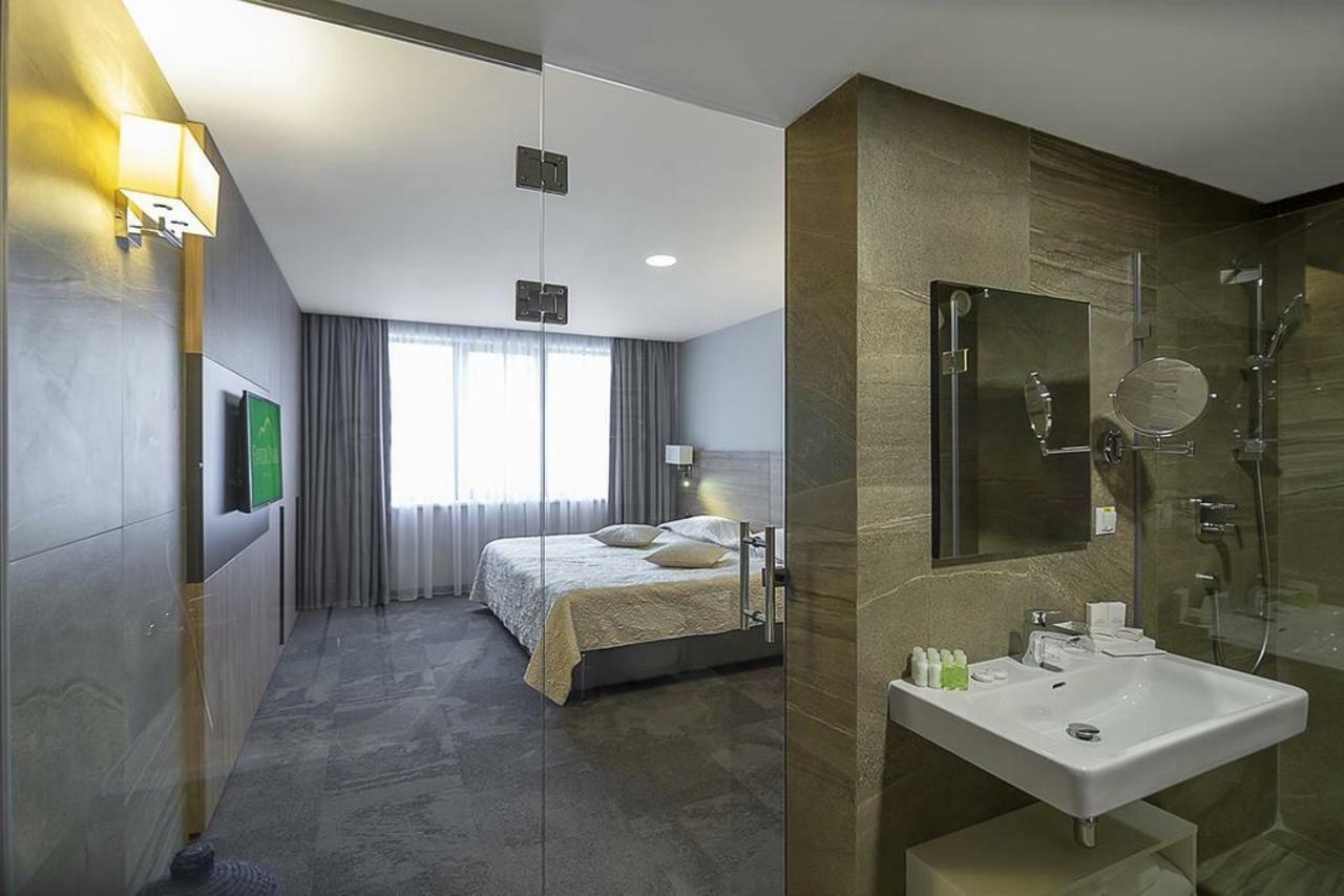 Favor Sport Hotel Kyiv Eksteriør billede