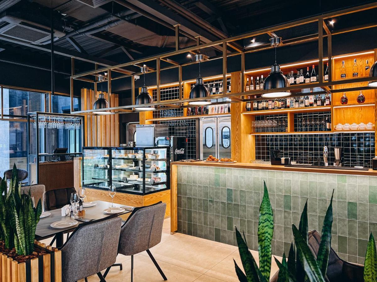 Favor Sport Hotel Kyiv Eksteriør billede